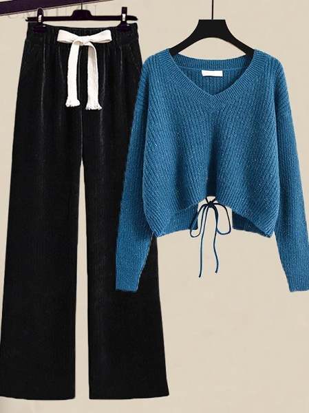 ブルー/セーター+ブラック/パンツ